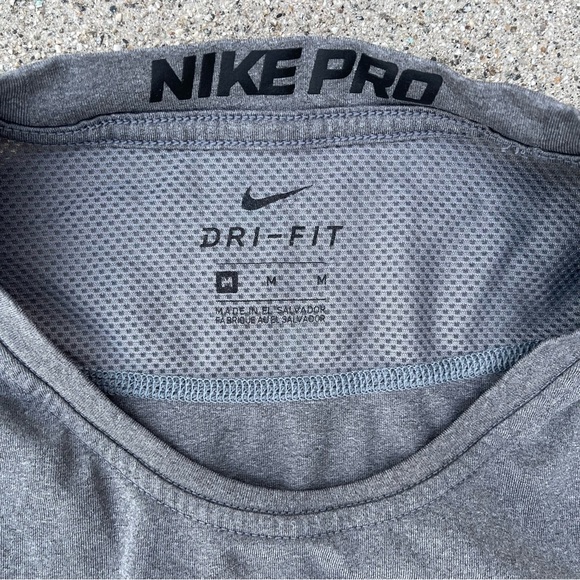NIKE PRO DRIFIT Mens ATHLETIC SHIRT SIZE Medium Gray gym workout Preowned - Picture 4 of 6